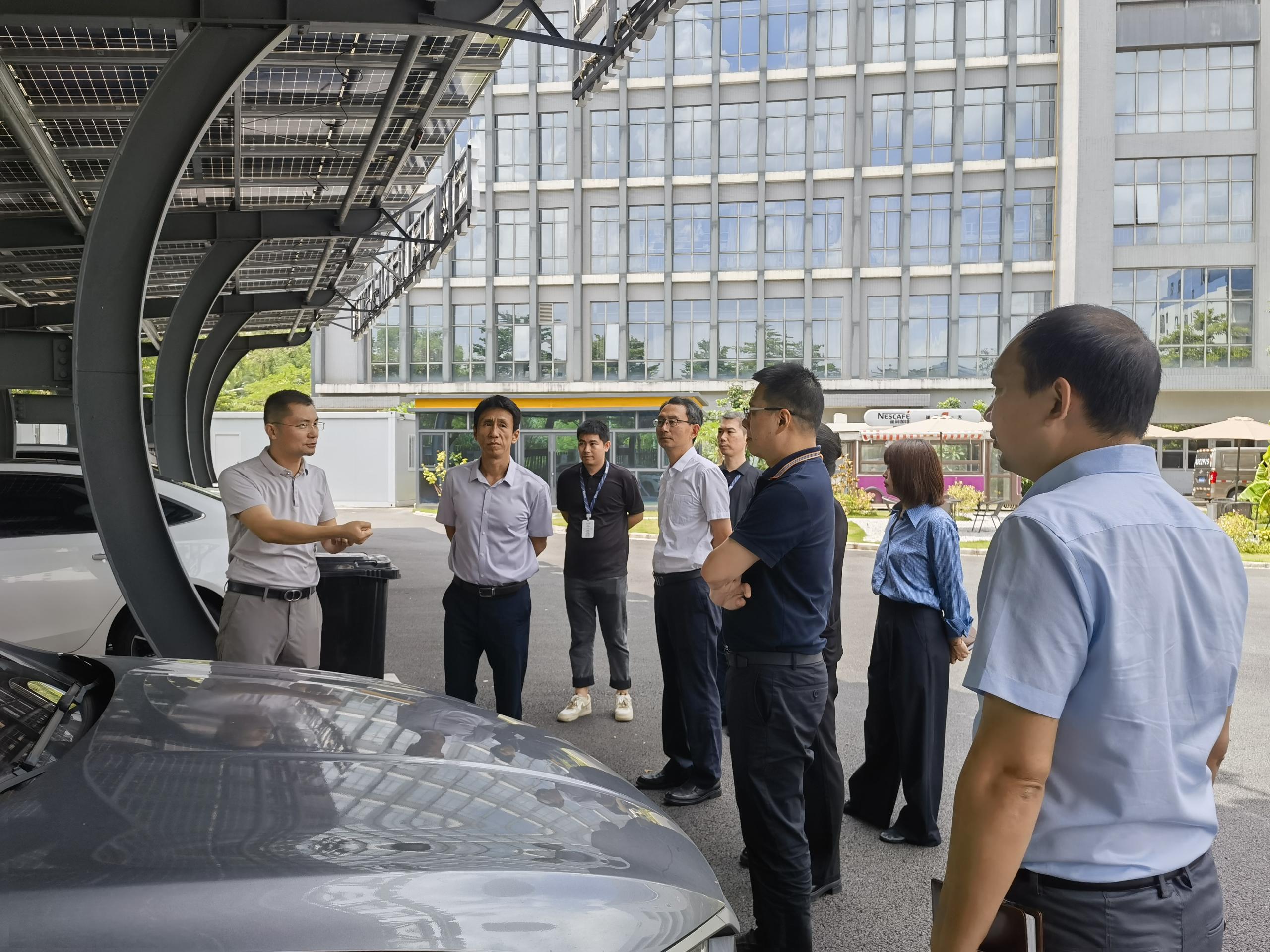 深物业集团一行莅临jinnianhui今年会考察交流，共筑“绿色低碳”新篇章